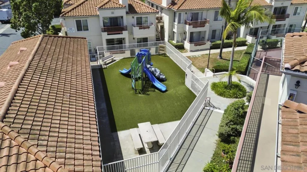 440 Ribbon Beach Way #270 photo 28