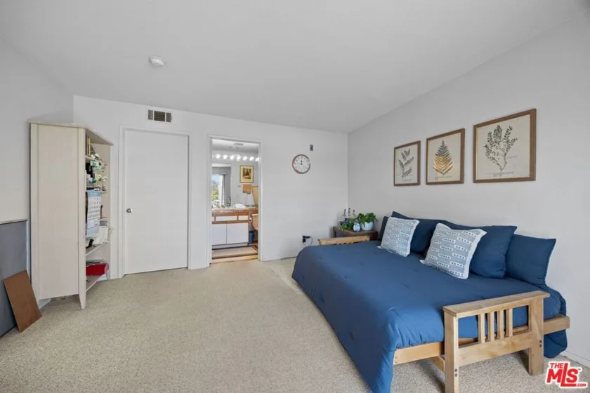 4549 Haskell Avenue #1 photo 22