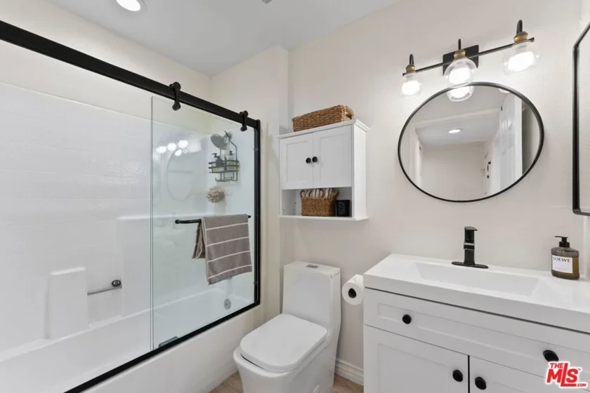 5515 Canoga Avenue #220 photo 22