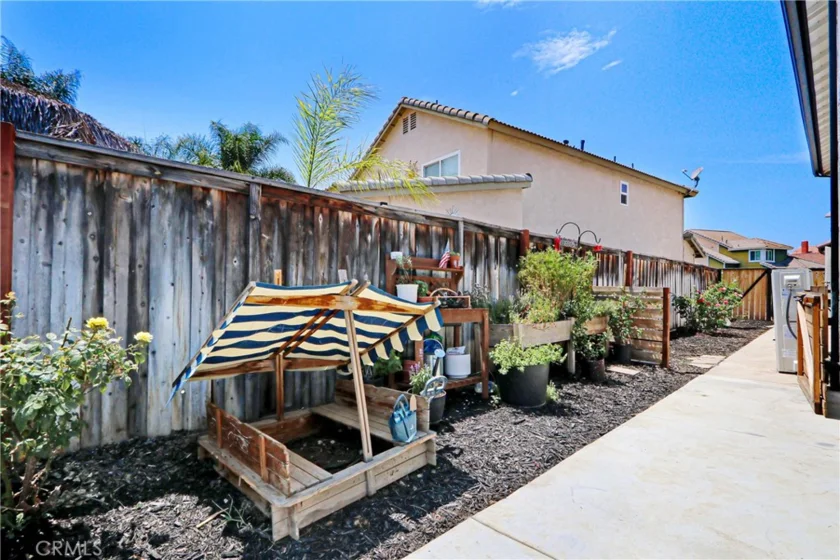 45286 Esplendor Court photo 31