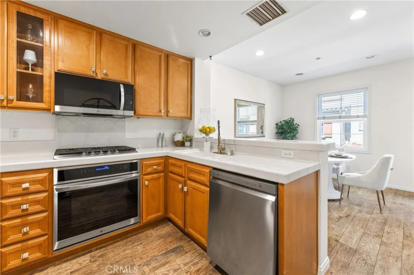 118 Coral Rose photo 17