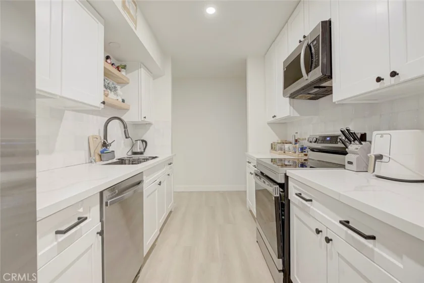 5411 Tyrone Avenue #203 photo 9
