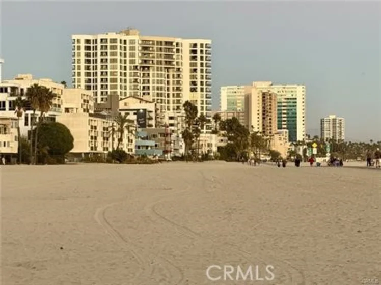 1310 E Ocean #906 photo 1