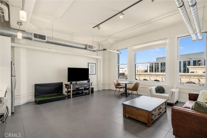 939 S Broadway #1001 photo 11