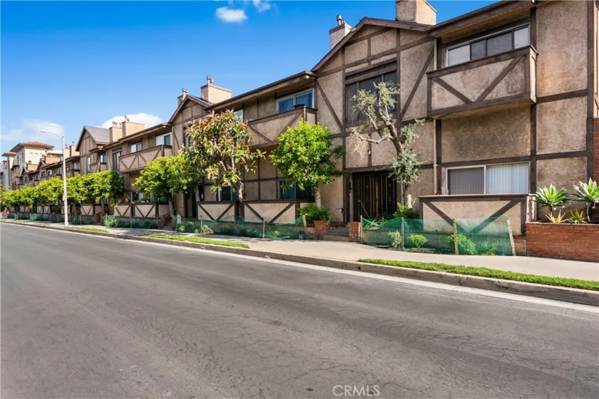 5500 Lindley #106 photo 29