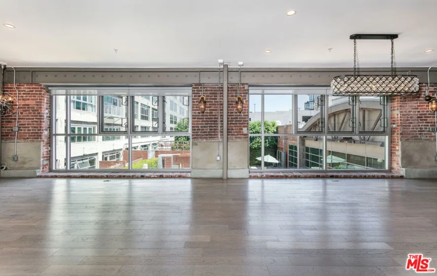 527 Molino Street #202 photo 8