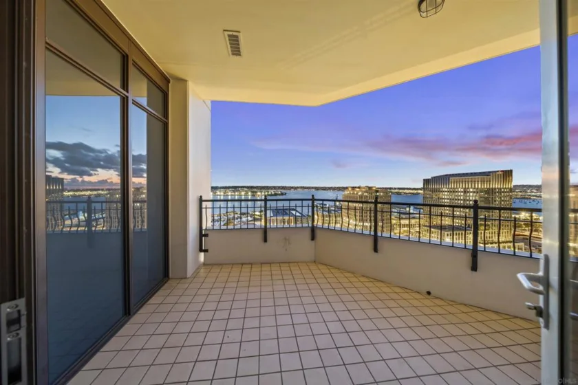 700 W Harbor #2501 photo 8