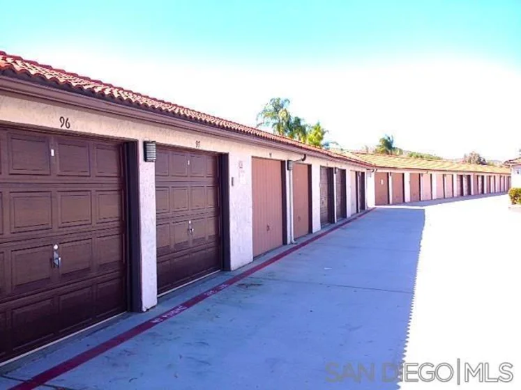 9821 Caspi Gardens #8 photo 6