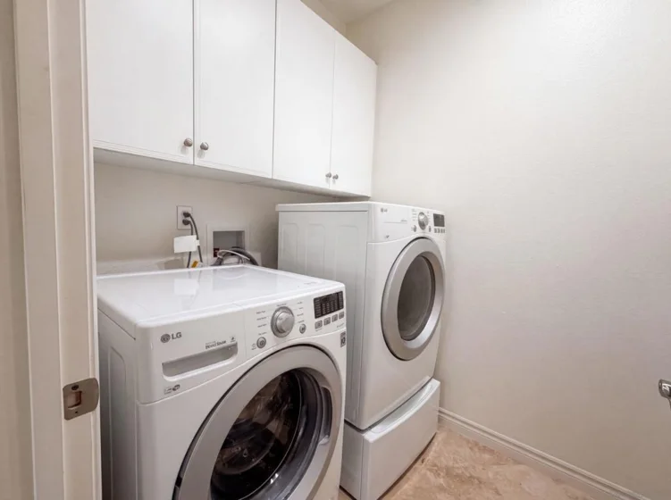 4099 Peninsula photo 20