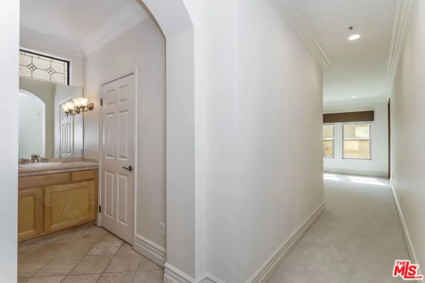 10364 Almayo Avenue #103 photo 27