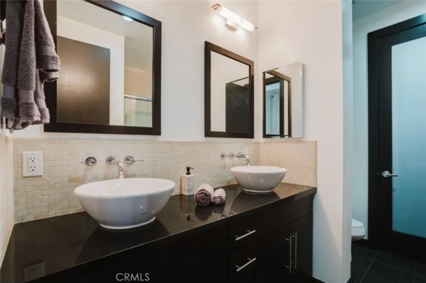 655 S Hope Street #606 photo 37