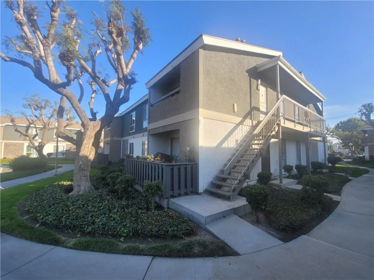 2861 S Fairview Street #F photo 1