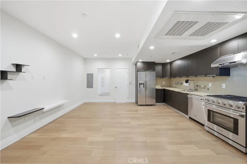 2939 Leeward Avenue #311 photo 10