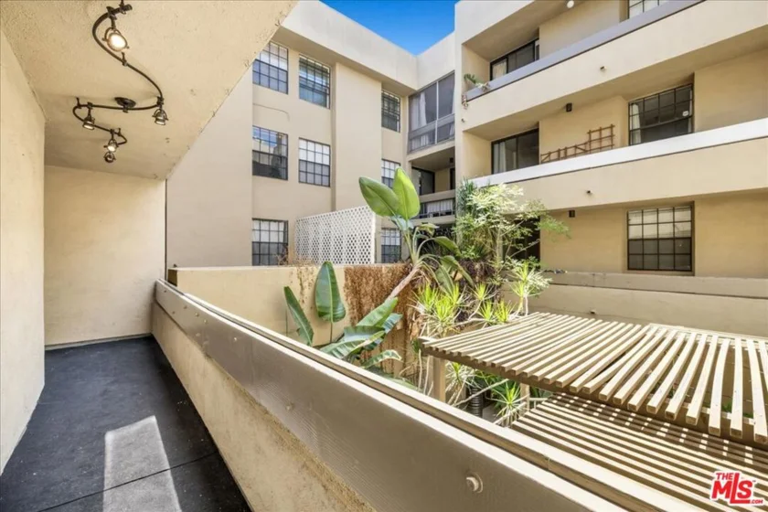 740 N Kings Road #114 photo 16
