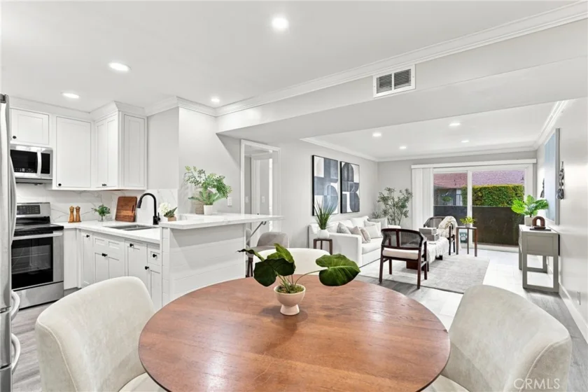 278 N Wilshire #108 photo 7