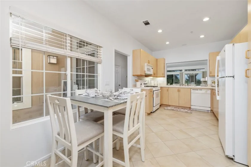 21724 San Leandro photo 8