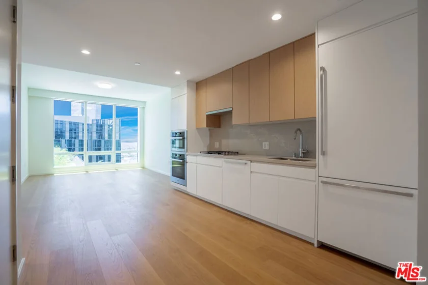 877 Francisco Street #2210 photo 4