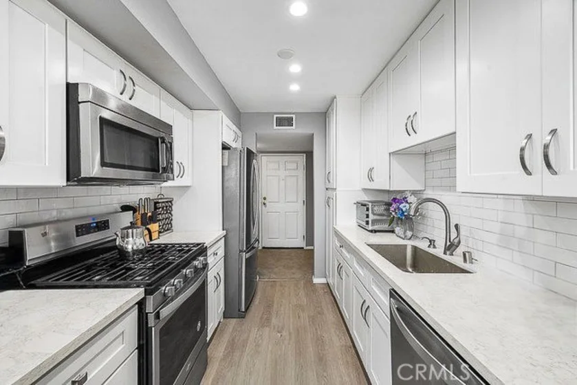 4501 Cedros Avenue #239 photo 7