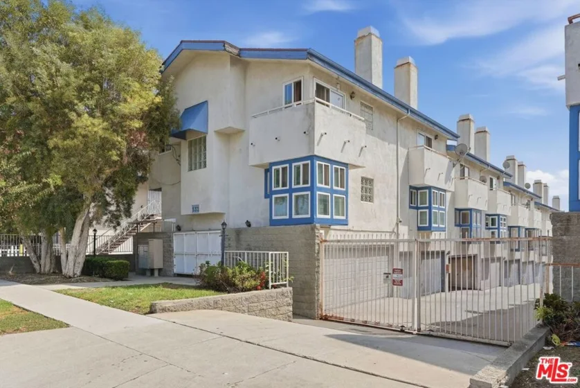 532 W Venice Way #4 photo 4
