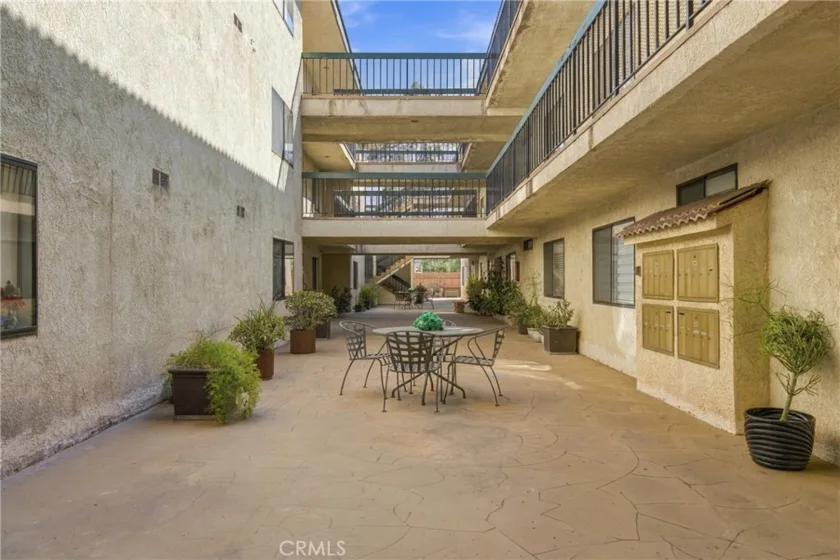 330 Burchett #206 photo 23