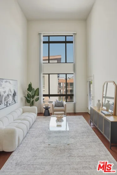 100 S Alameda Street #401 photo 27