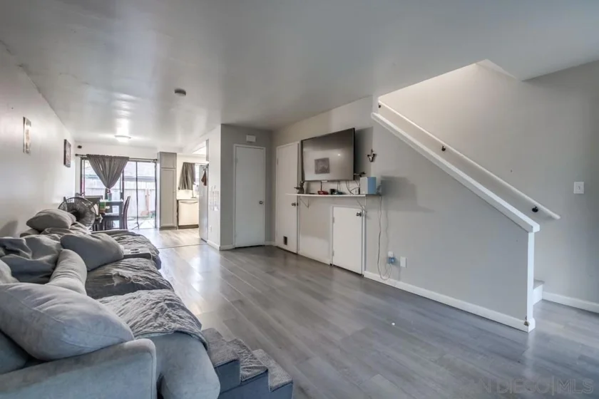 3433 Los Mochis Way photo 13