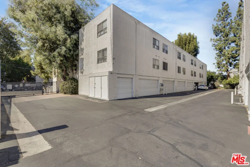 18411 Hatteras Street #246 photo 34