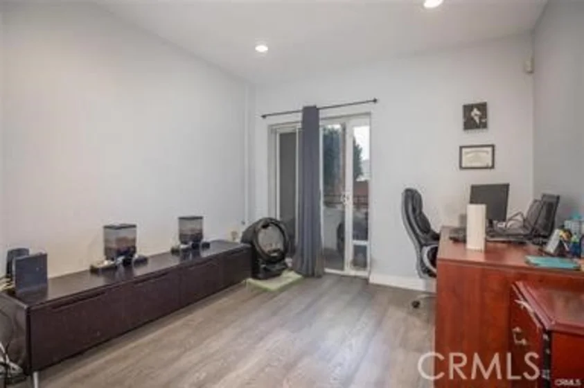 838 Pine photo 13