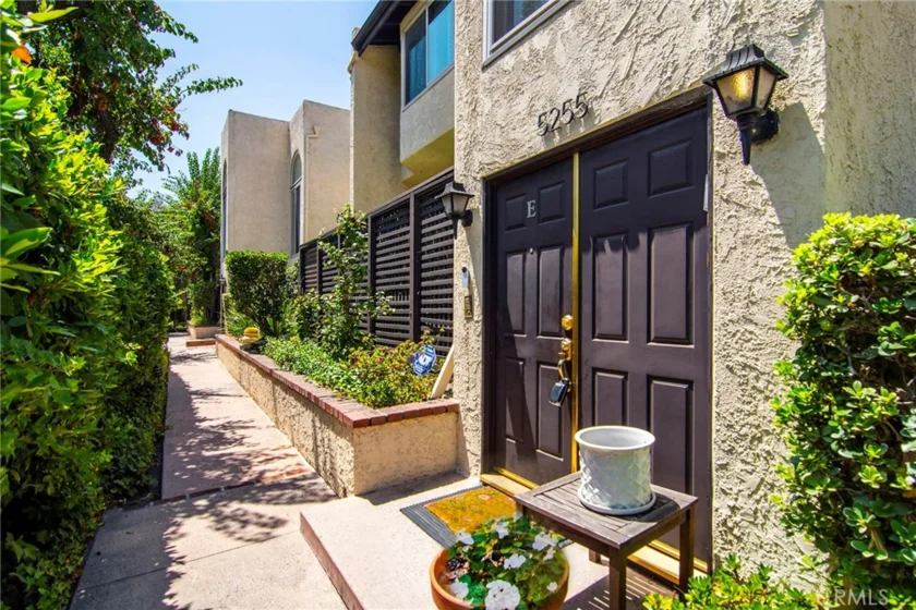5255 Coldwater Canyon Avenue #E photo 18