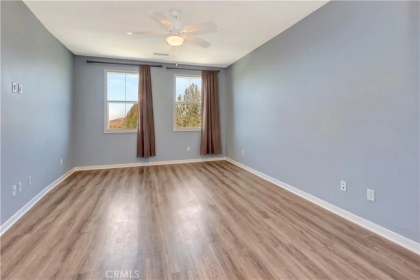 76 Finch photo 14