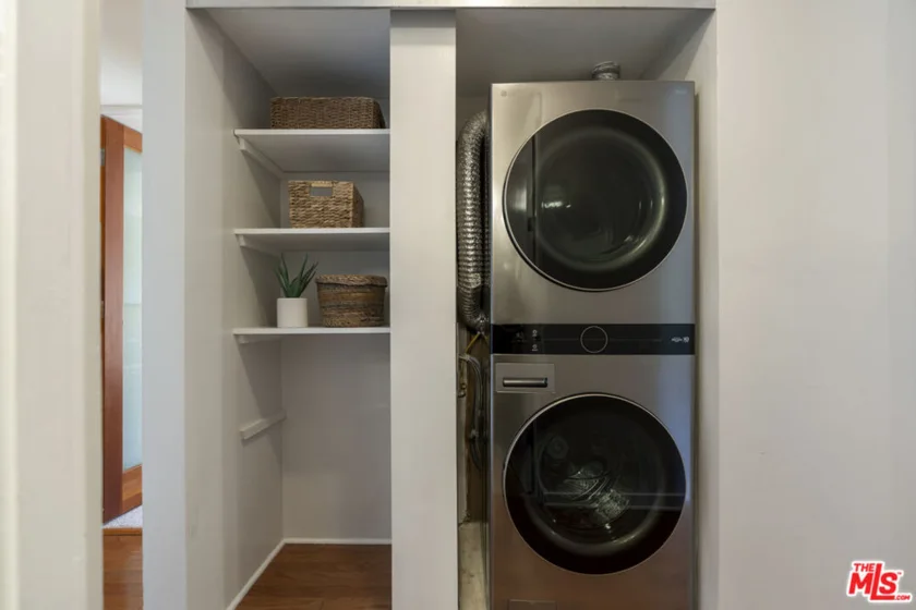 330 S Barrington Avenue #201 photo 16