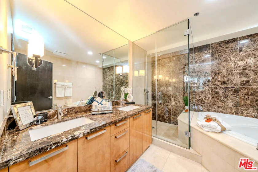 702 S Serrano Avenue #605 photo 21