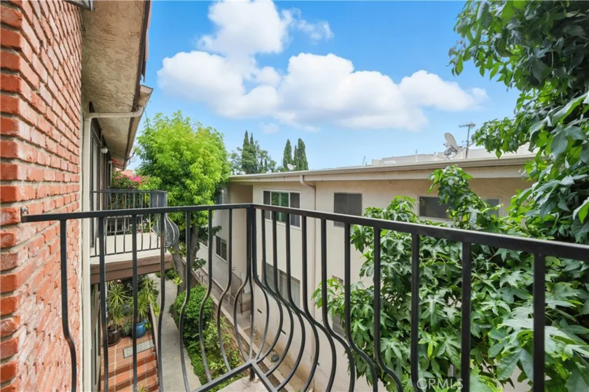 14937 Sherman Way #7 photo 20