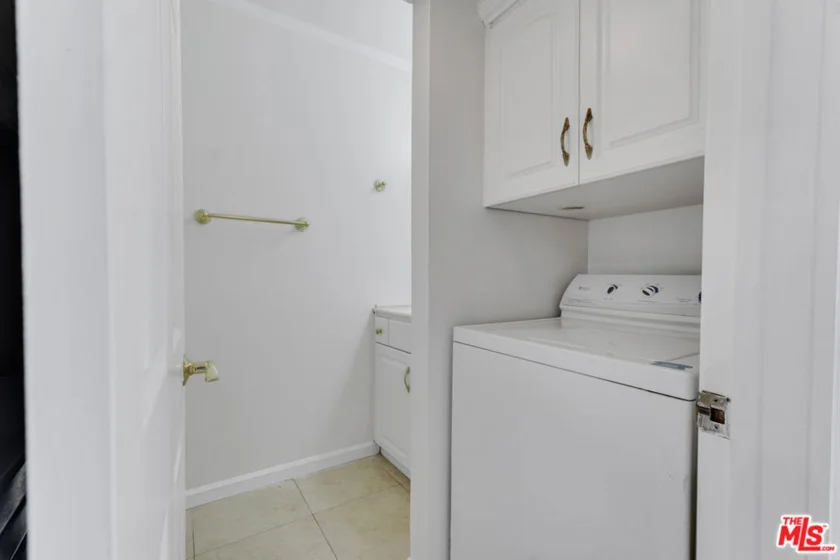 18316 Hatteras Street #21 photo 6