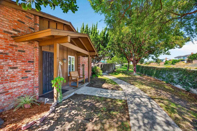 8318 Panorama Ridge Court photo 31