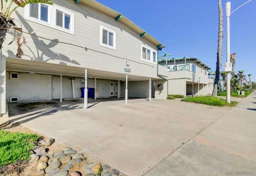 1680 Seacoast Drive #B photo 5