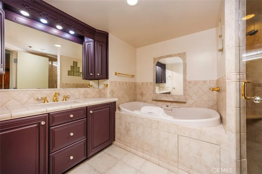 525 E Seaside Way #807 photo 18