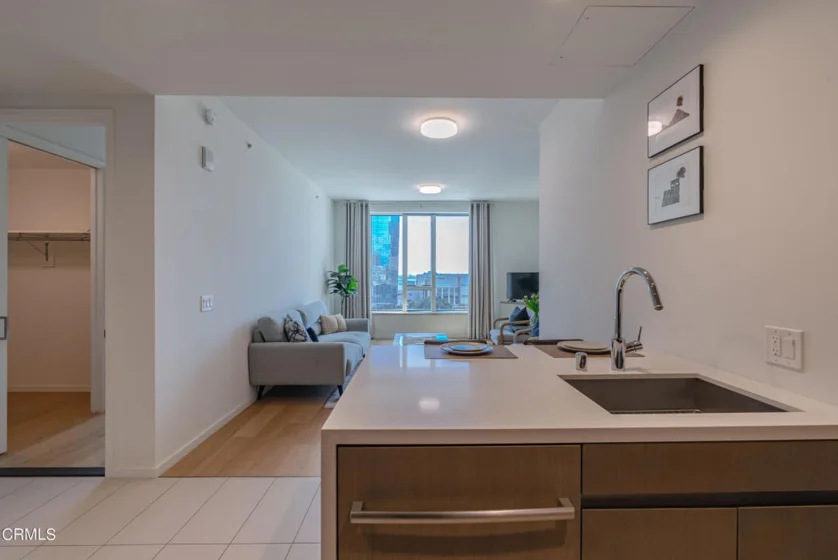 889 Francisco Street #802 photo 33