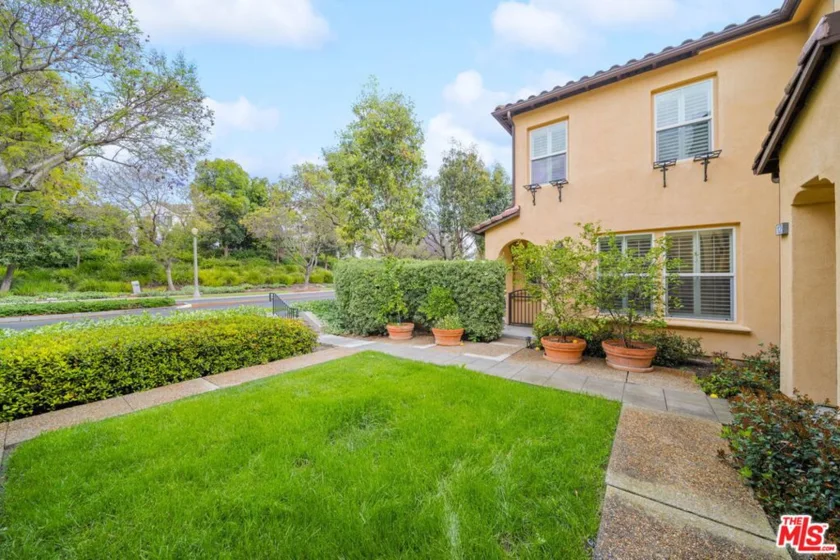 10 Aryshire Lane photo 32