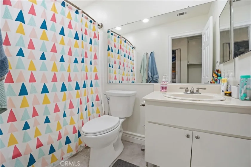 48 Monroe photo 22