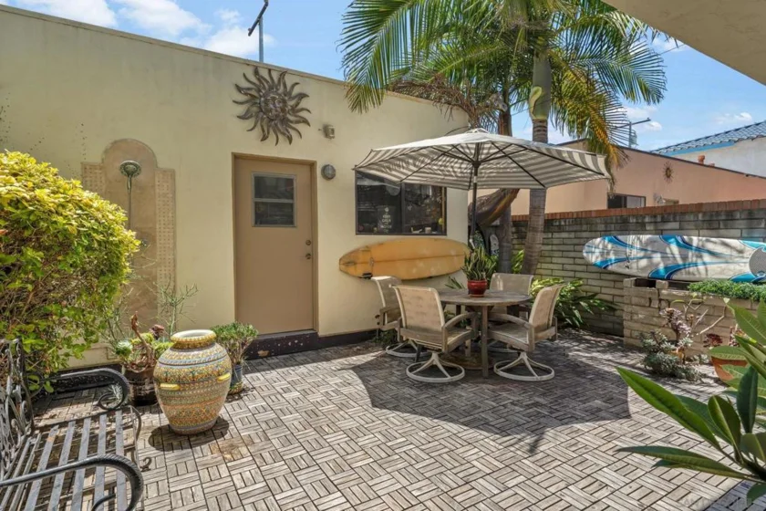 255 Daisy Avenue photo 18