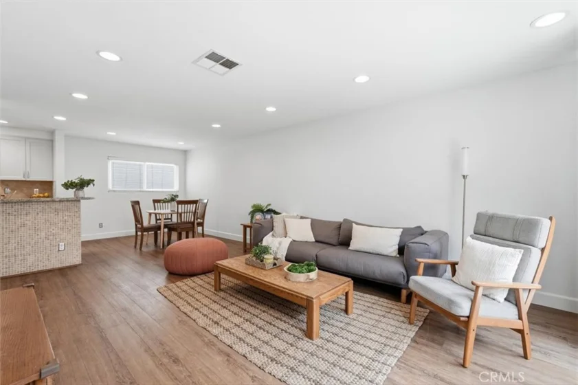 1747 Barry Avenue #106 photo 2
