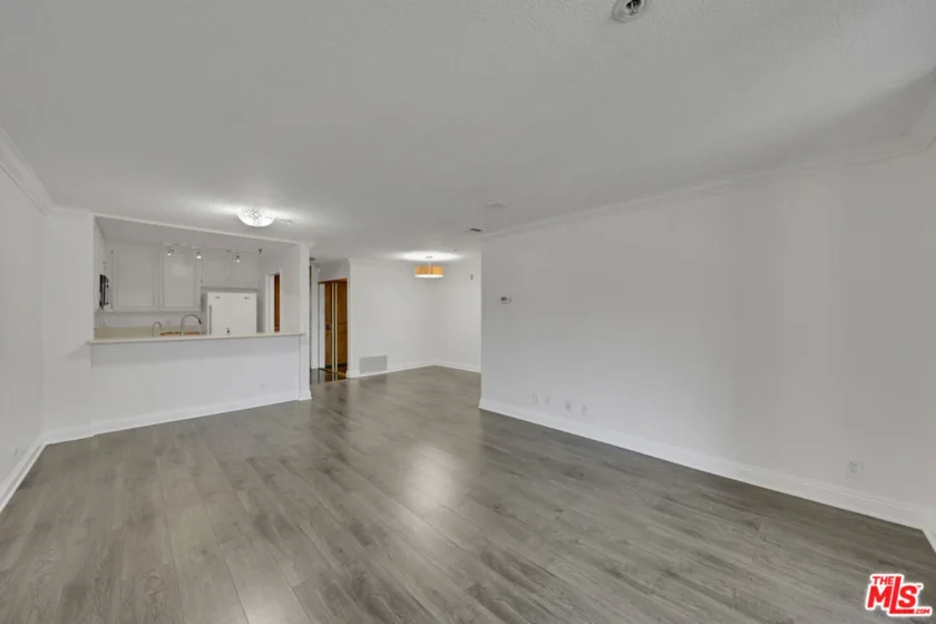 121 S Hope Street #429 photo 13