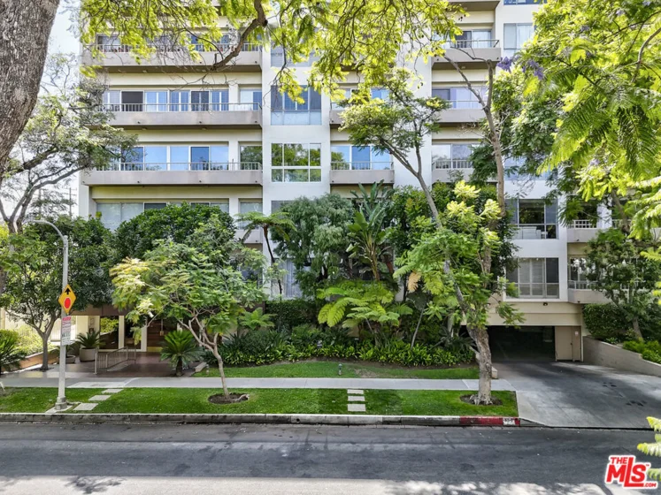 339 N Palm Drive #201 photo 29