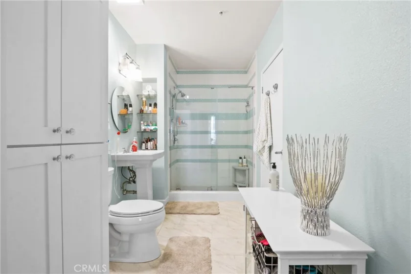 488 E Ocean Boulevard #105 photo 4