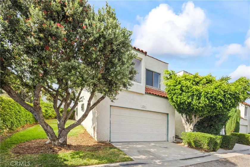 9051 Biola Lane photo 2