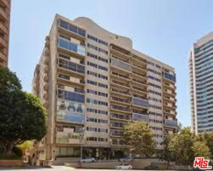 10450 Wilshire Boulevard #3H photo 1