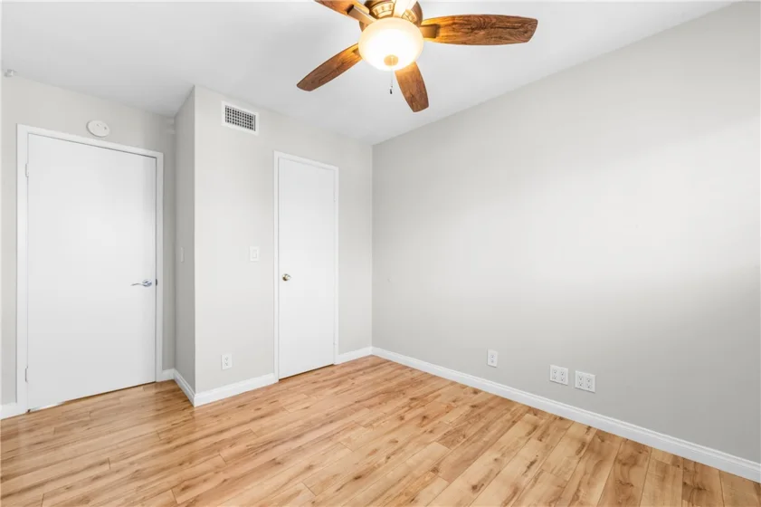 345 University #F6 photo 26