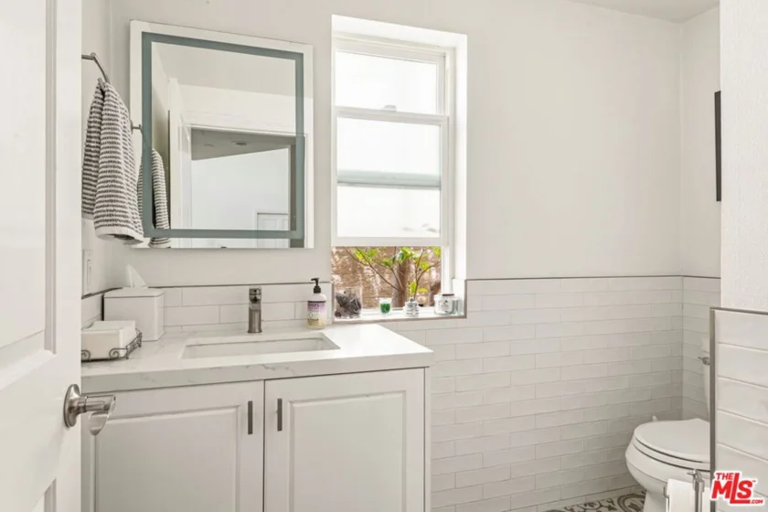 1010 N Curson Avenue #101 photo 8