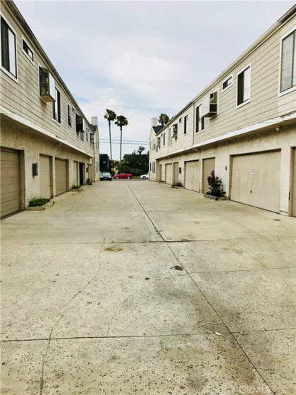 9130 Cerritos photo 1